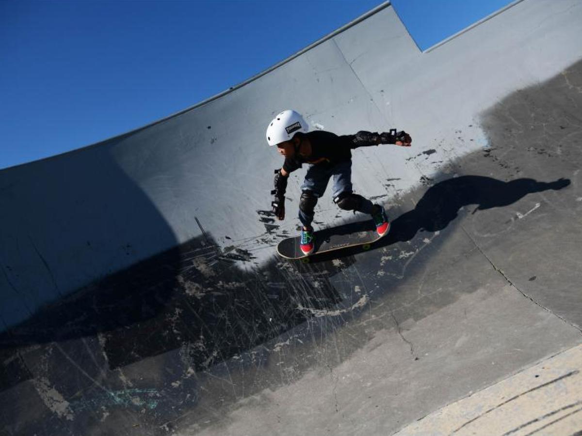 Skateboard Action 1 - By the ramp